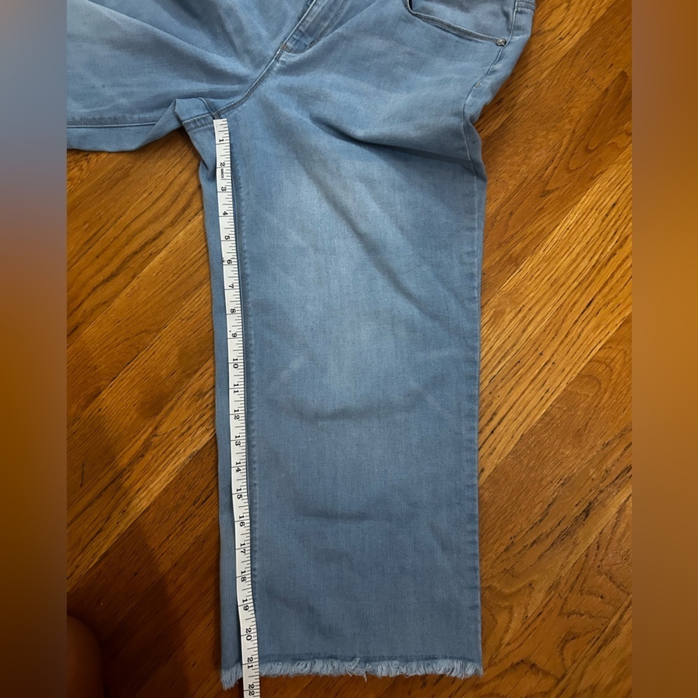 Susan Graver Blue Wide Leg Jeans Petite - Picture 11 of 13